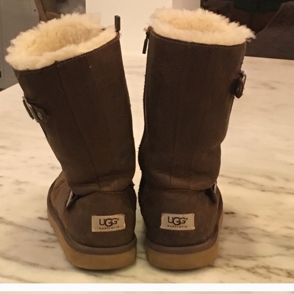 UGG, Kensington Boot - Picture 4 of 6